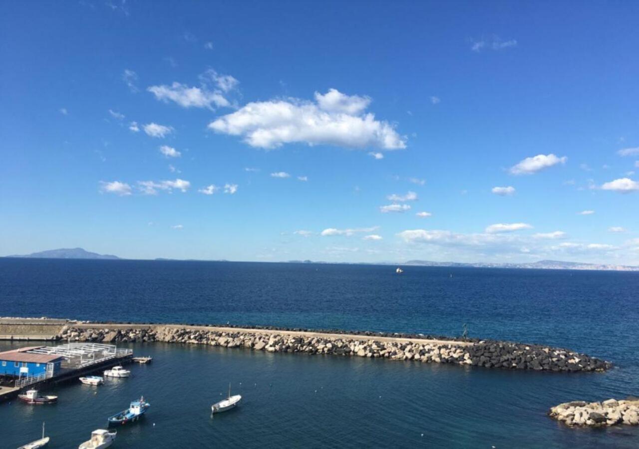 Relais Del Mare Con Terrazza Fronte Mare Free Parking Διαμέρισμα Massa Lubrense Εξωτερικό φωτογραφία