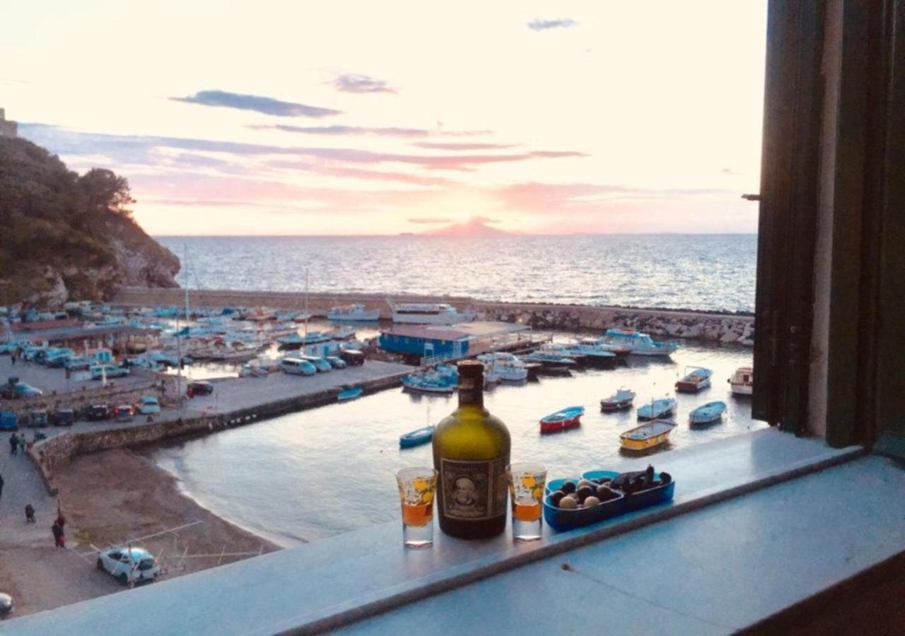 Relais Del Mare Con Terrazza Fronte Mare Free Parking Διαμέρισμα Massa Lubrense Εξωτερικό φωτογραφία