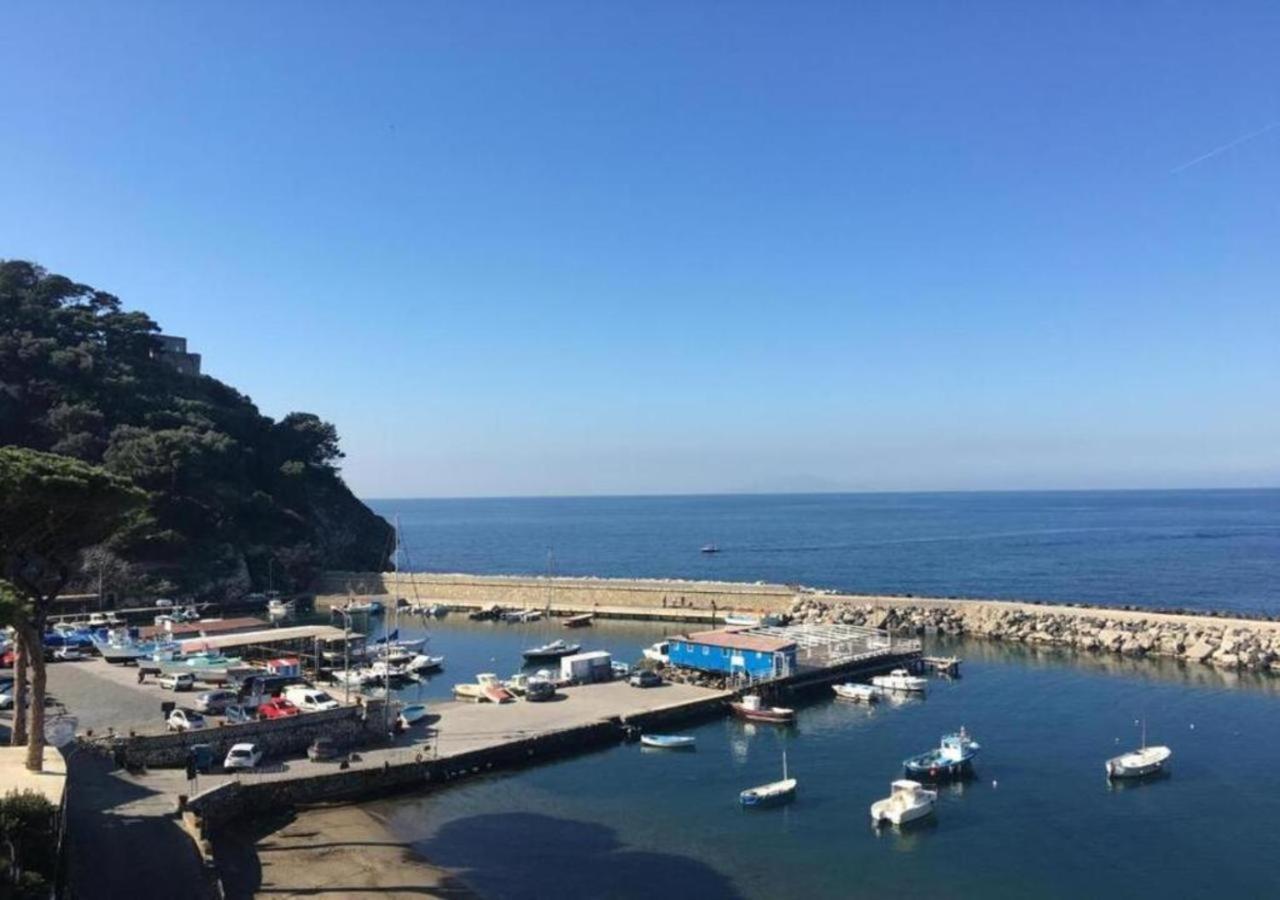 Relais Del Mare Con Terrazza Fronte Mare Free Parking Διαμέρισμα Massa Lubrense Εξωτερικό φωτογραφία