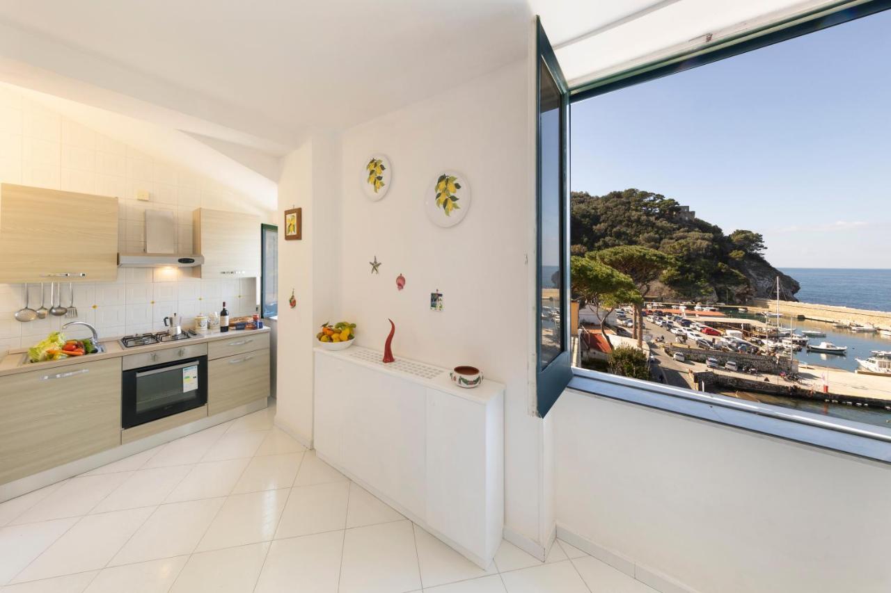 Relais Del Mare Con Terrazza Fronte Mare Free Parking Διαμέρισμα Massa Lubrense Εξωτερικό φωτογραφία