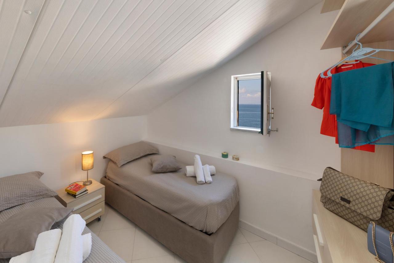 Relais Del Mare Con Terrazza Fronte Mare Free Parking Διαμέρισμα Massa Lubrense Εξωτερικό φωτογραφία