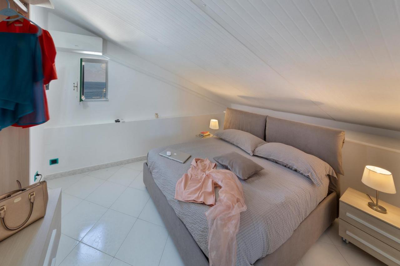 Relais Del Mare Con Terrazza Fronte Mare Free Parking Διαμέρισμα Massa Lubrense Εξωτερικό φωτογραφία