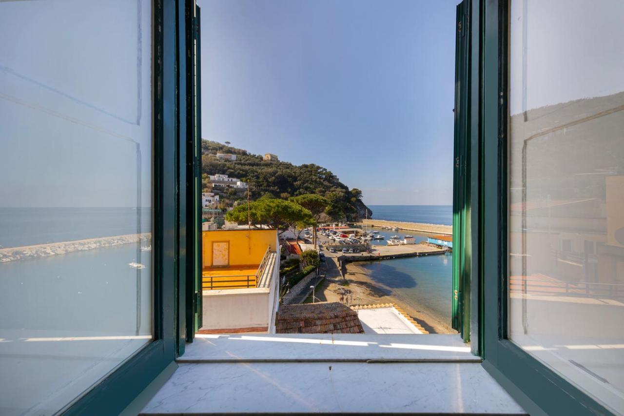 Relais Del Mare Con Terrazza Fronte Mare Free Parking Διαμέρισμα Massa Lubrense Εξωτερικό φωτογραφία