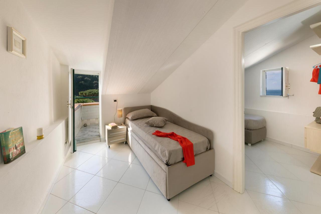 Relais Del Mare Con Terrazza Fronte Mare Free Parking Διαμέρισμα Massa Lubrense Εξωτερικό φωτογραφία