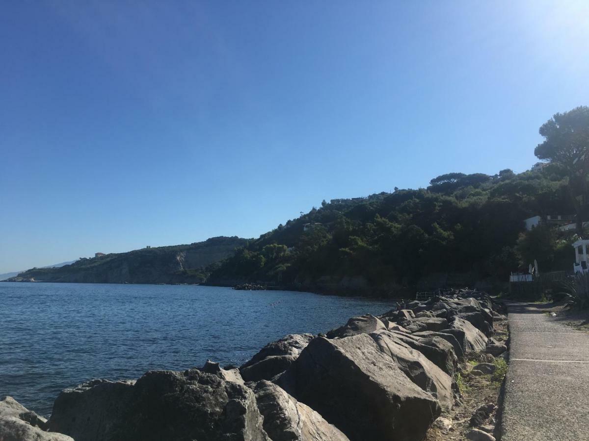 Relais Del Mare Con Terrazza Fronte Mare Free Parking Διαμέρισμα Massa Lubrense Εξωτερικό φωτογραφία